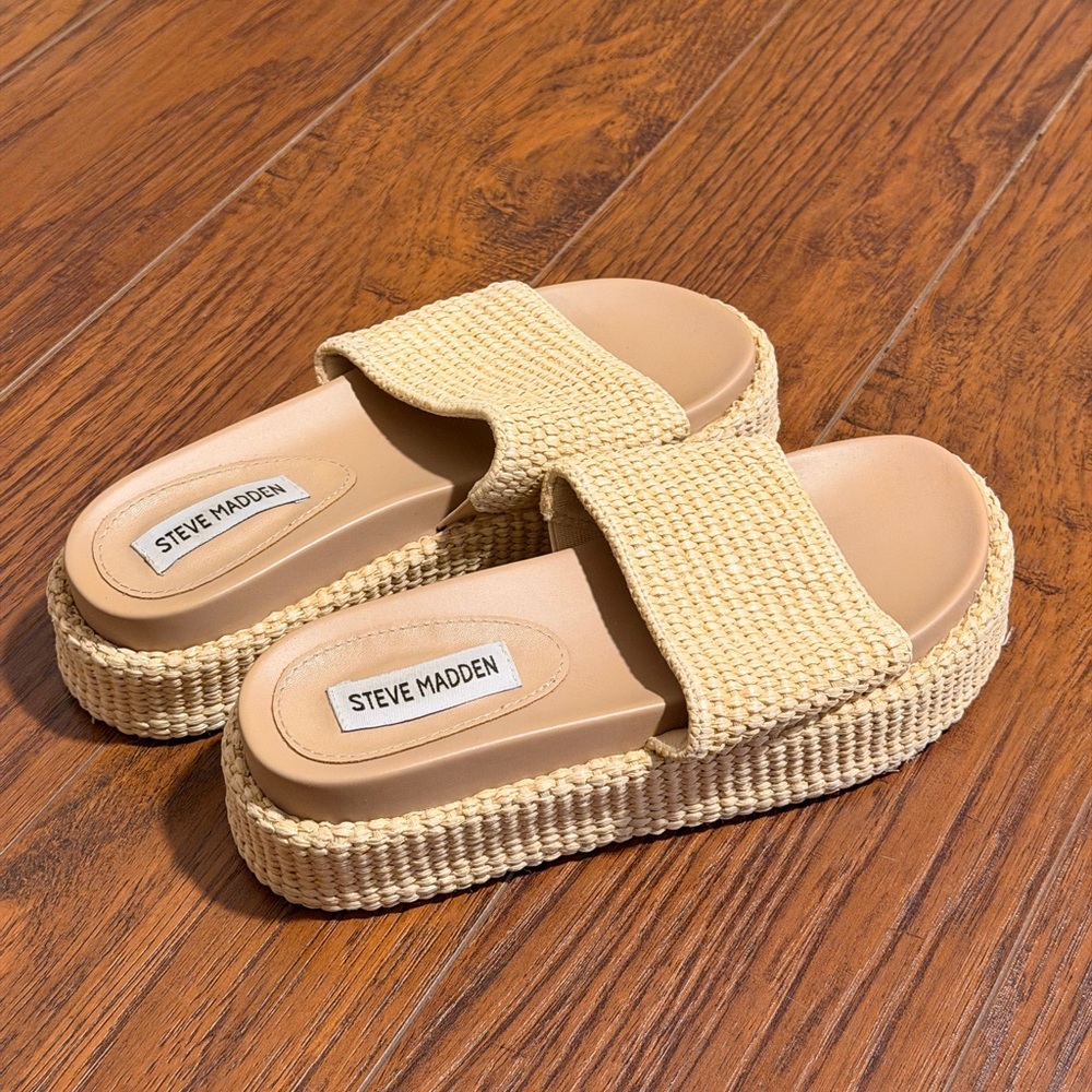 Steve Madden Beige Woven Platform Sandals (6.5)